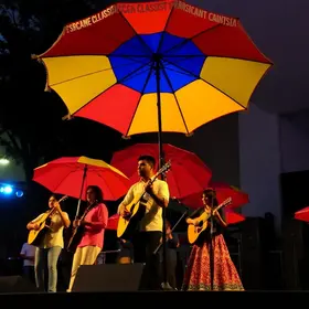 Sombrinha canta clássicos do samba no Sesc Itaquera